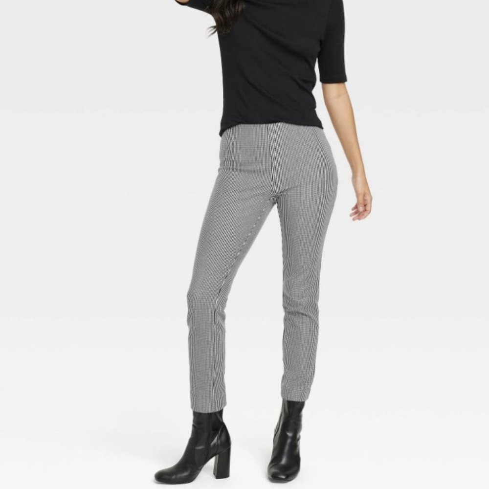 Checkered black and white paints( click to see pattern)